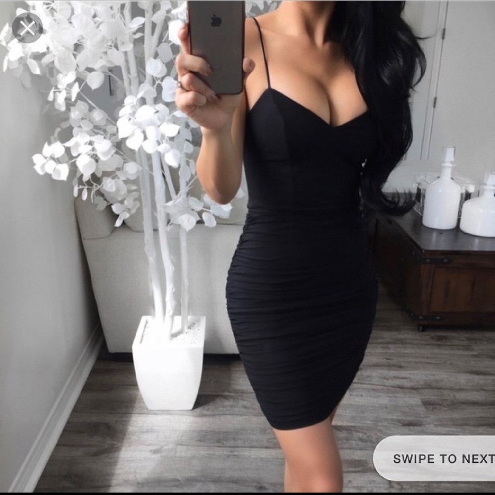 🕷 eKAttire Myla Mesh Scrunch Dress
